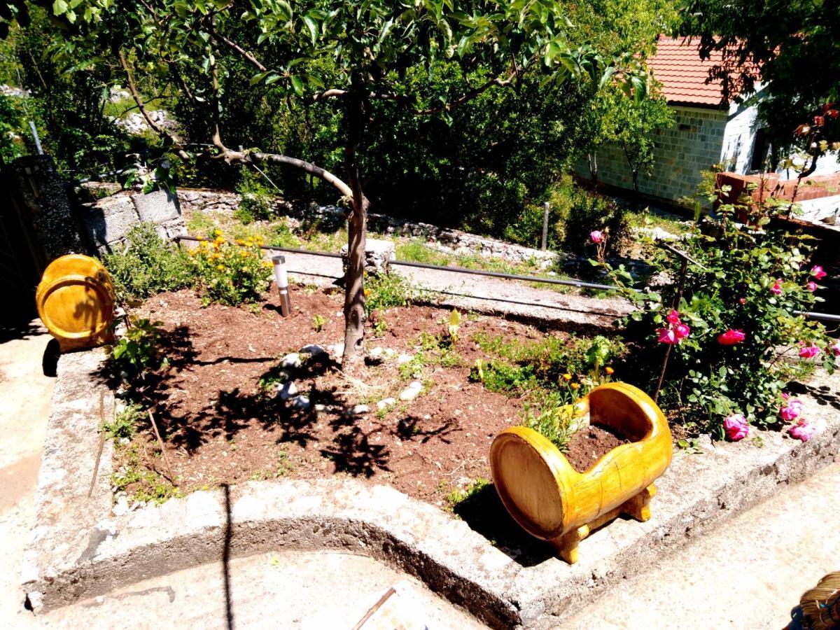 Country House "Lipa" Komarno Virpazar Bagian luar foto